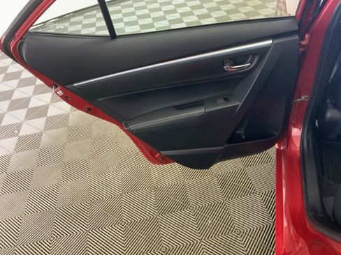 Used 2015 Toyota Corolla S image 28