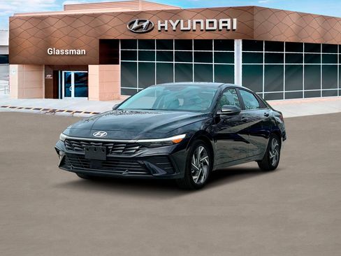 New 2025 Hyundai Elantra Limited image 1