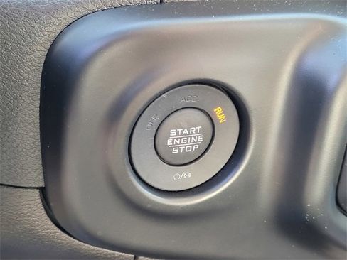 Used 2021 Jeep Gladiator Sport image 19