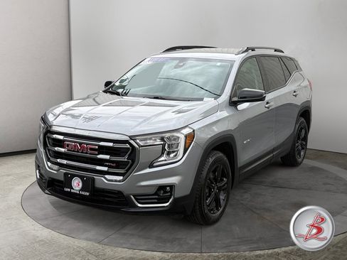 Used 2023 GMC Terrain AT4 AWD/4WD image 3