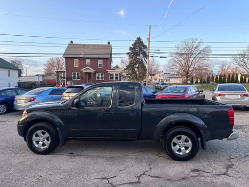 Used 2012 Nissan Frontier SV image 5