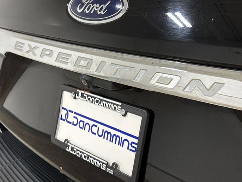 Used 2018 Ford Expedition XLT w/ Equipment Group 202A AWD/4WD image 28