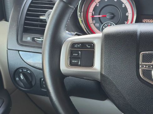 Used 2016 Dodge Grand Caravan SE w/ Quick Order Package 29E SE FWD image 28