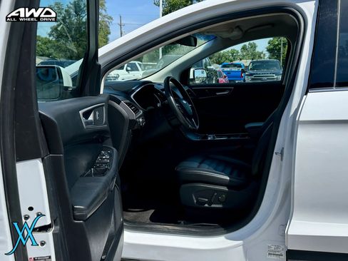 Used 2020 Ford Edge SEL w/ Cold Weather Package AWD/4WD image 13