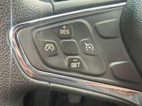 Used 2018 Chevrolet Cruze LT FWD image 20