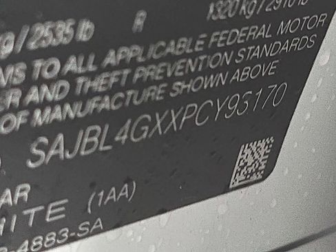 Used 2023 Jaguar XF R-Dynamic SE image 32