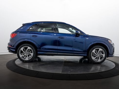 New 2025 Audi Q3 2.0T Premium image 3