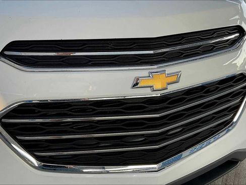 Used 2017 Chevrolet Equinox LT w/ Convenience Package image 29