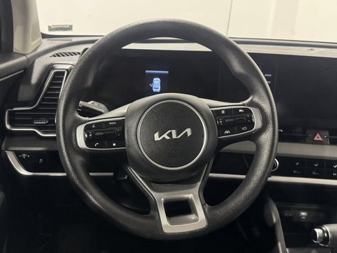 Used 2025 Kia Sportage LX AWD/4WD image 5