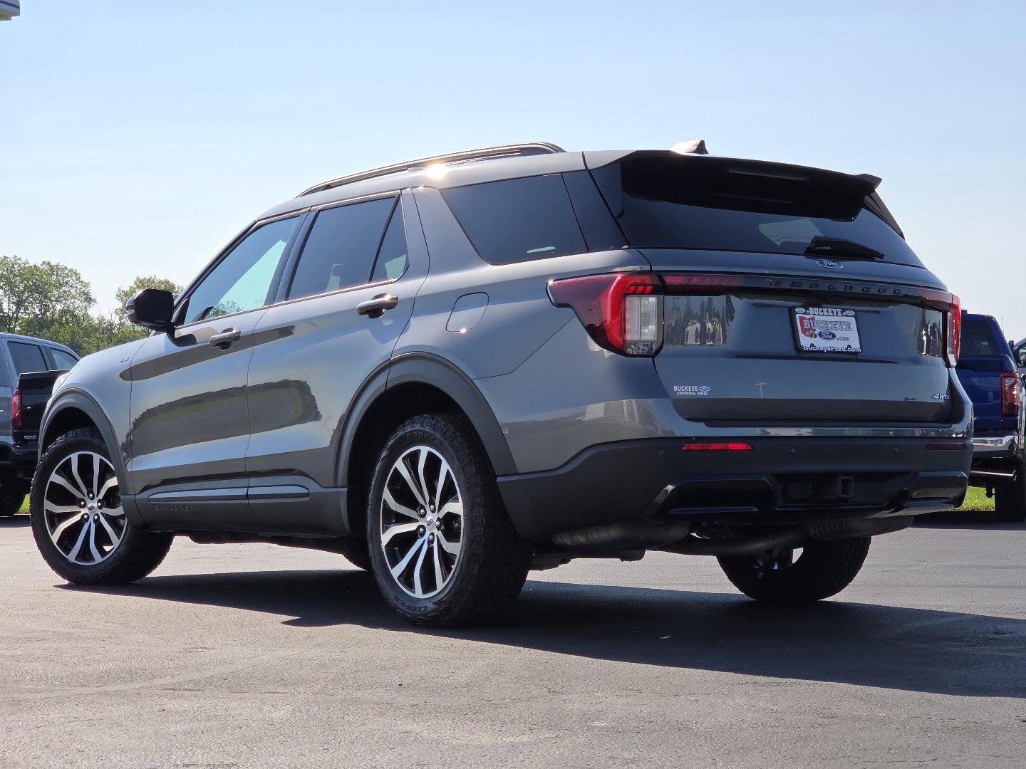 Used 2025 Ford Explorer ST-Line AWD/4WD image 16