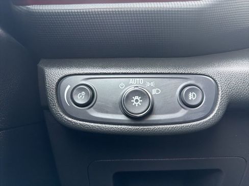 Used 2022 Chevrolet TrailBlazer RS w/ Technology Package image 19