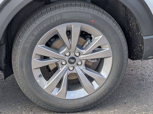 New 2026 Ford Explorer Active w/ Active Comfort Package image 16