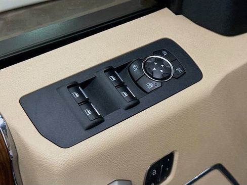 Used 2015 Ford F150 Lariat w/ Equipment Group 502A Luxury AWD/4WD image 17