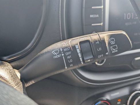 Used 2023 Kia Soul LX FWD image 22