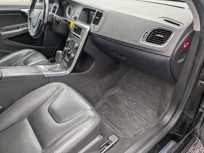 Used 2012 Volvo S60 T5 w/ Climate Pkg FWD image 14