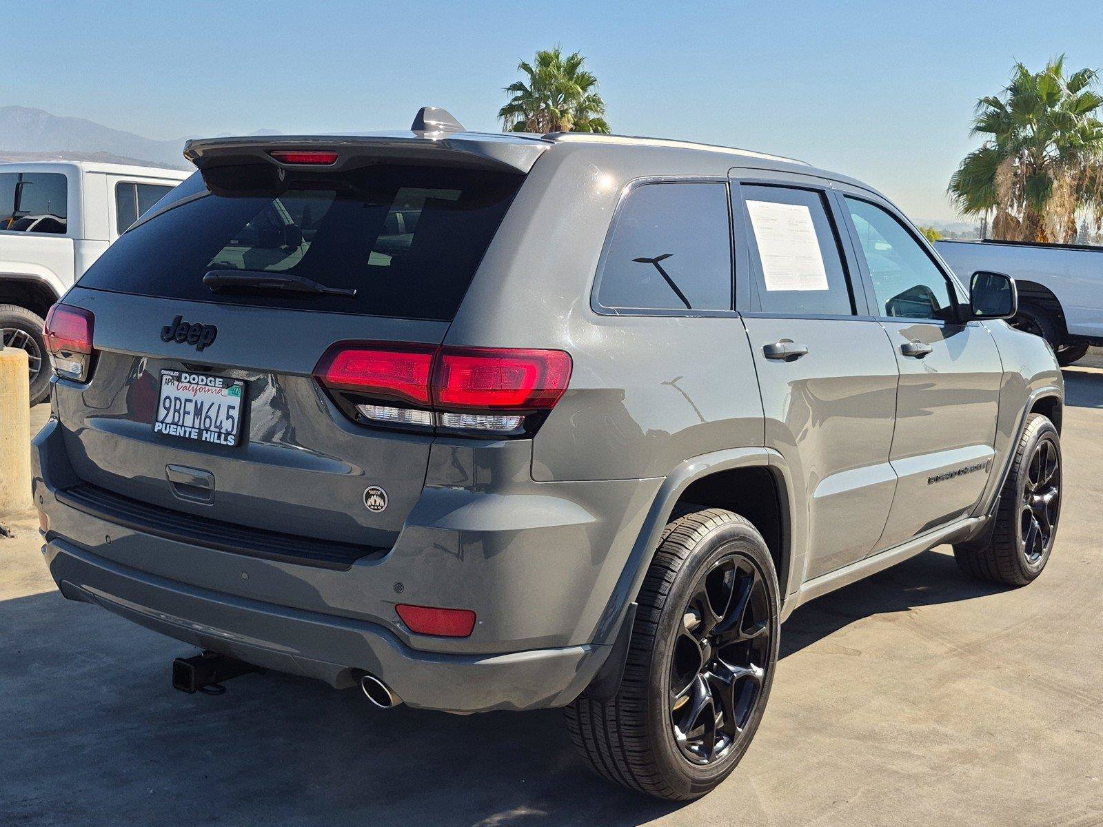 Used 2022 Jeep Grand Cherokee Laredo X RWD image 6