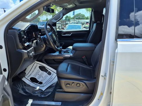Used 2025 Chevrolet Silverado 1500 LTZ AWD/4WD image 17