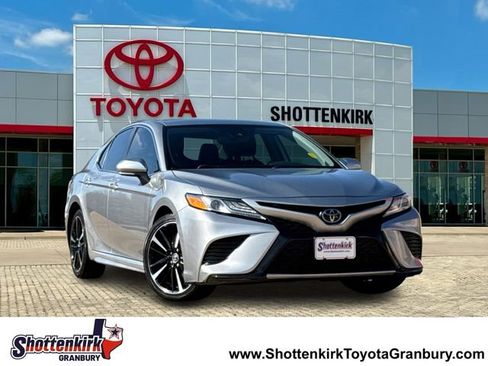 Used 2020 Toyota Camry XSE image 1