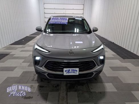 Used 2025 Buick Encore GX Preferred AWD/4WD image 6
