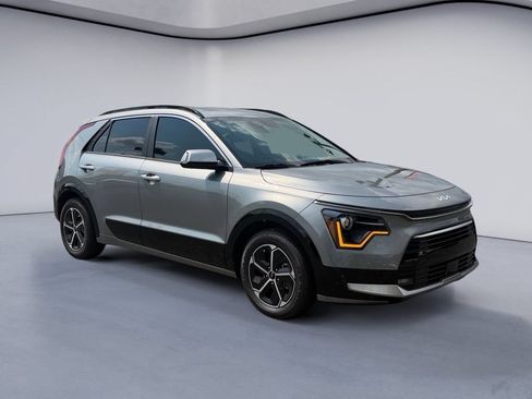 Used 2023 Kia Niro FWD image 7