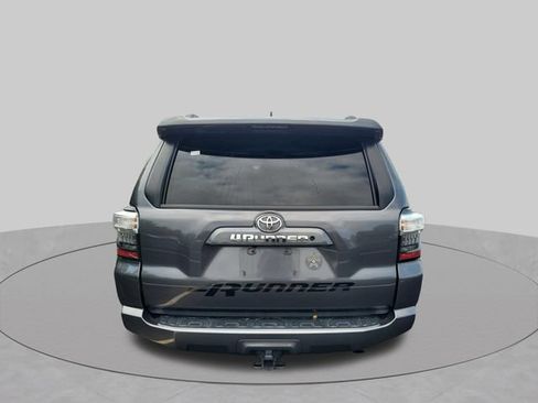 Used 2020 Toyota 4Runner SR5 AWD/4WD image 15