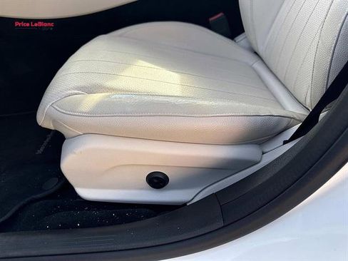 Used 2018 Mercedes-Benz E 300 image 18