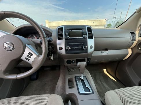 Used 2018 Nissan Frontier SV RWD image 9