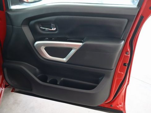 Used 2023 Nissan Titan SV image 42