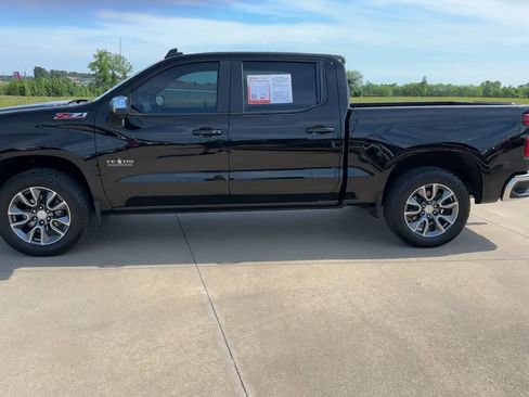 Used 2025 Chevrolet Silverado 1500 LT AWD/4WD image 4