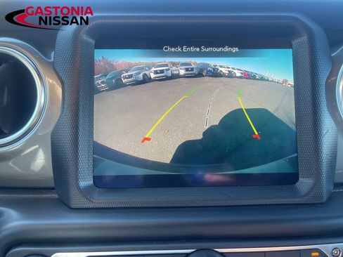 Used 2023 Jeep Wrangler Sahara image 37