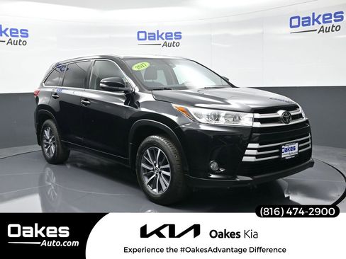 Used 2017 Toyota Highlander XLE image 1