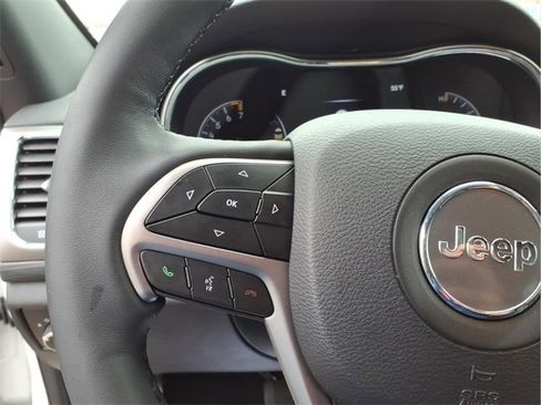 Used 2019 Jeep Grand Cherokee Altitude image 14