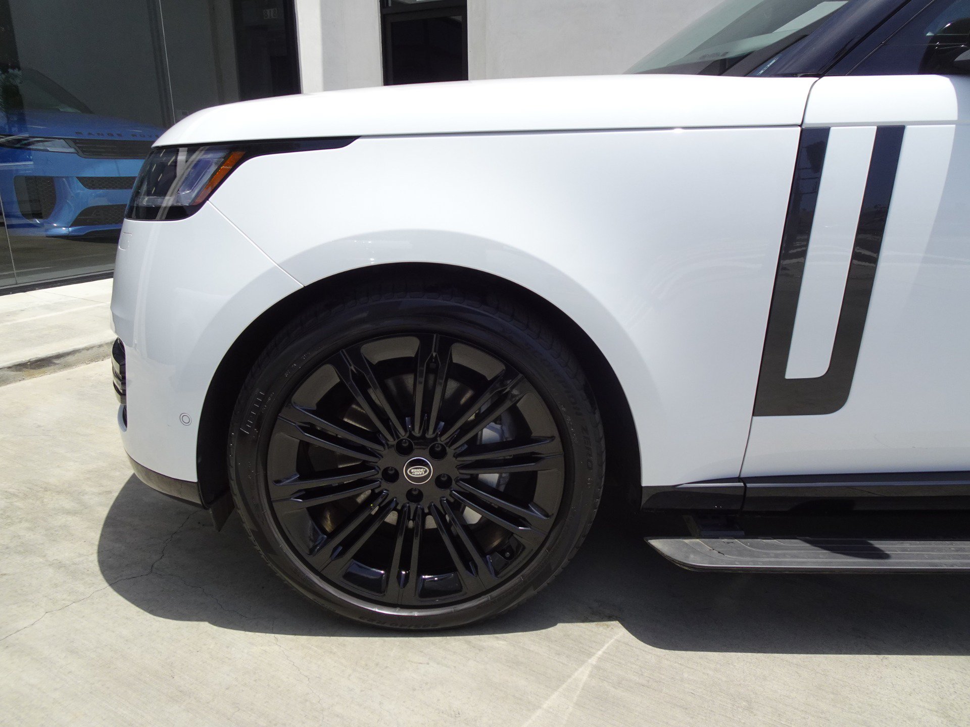 Used 2023 Land Rover Range Rover Long Wheelbase SE AWD/4WD image 10