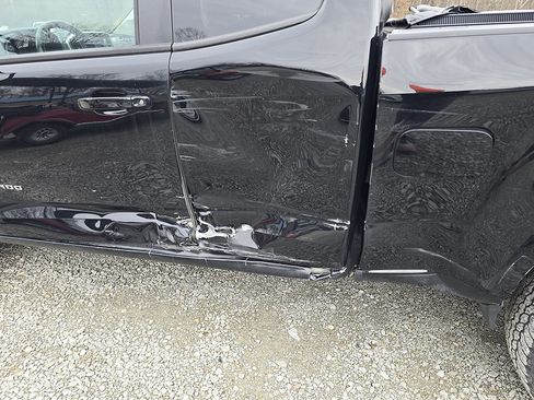 Used 2021 Chevrolet Colorado Z71 image 3