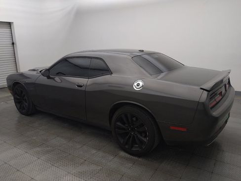 Used 2021 Dodge Challenger SXT w/ Driver Convenience Group RWD image 3