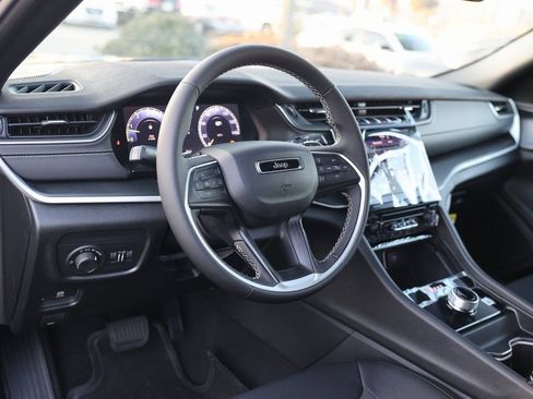 New 2025 Jeep Grand Cherokee Laredo X w/ Trailer Tow Package image 13