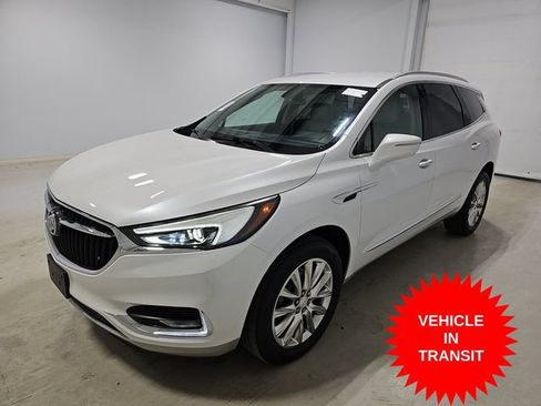 Used 2018 Buick Enclave Essence FWD image 1