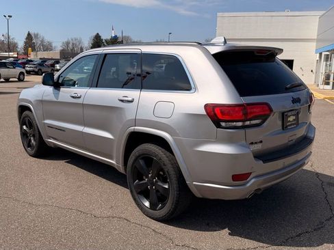 Used 2015 Jeep Grand Cherokee Altitude image 3