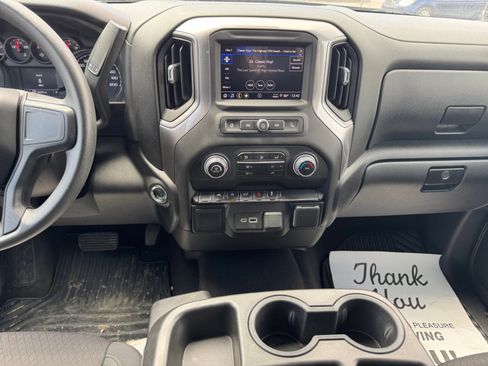 Used 2023 Chevrolet Silverado 1500 Custom AWD/4WD image 15