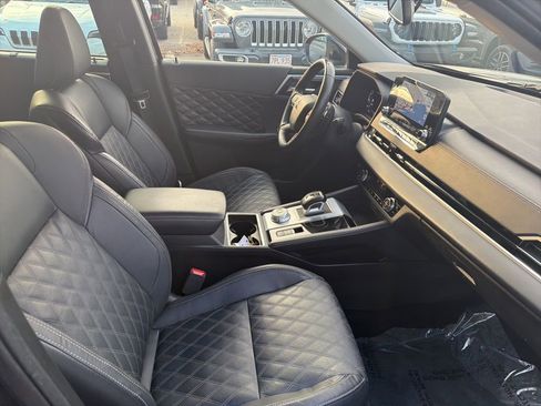 Used 2023 Mitsubishi Outlander SEL image 25