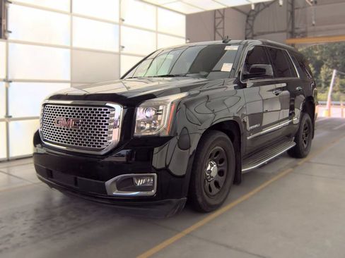 Used 2016 GMC Yukon Denali w/ Open Road Package AWD/4WD image 2