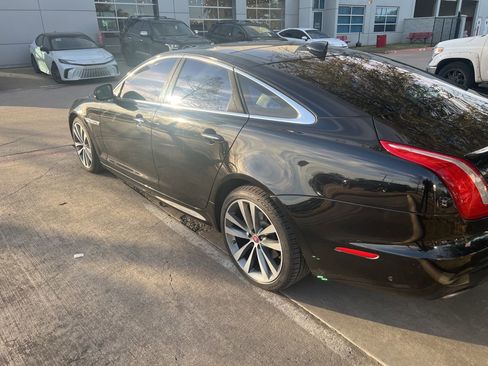 Used 2016 Jaguar XJ R-Sport image 3