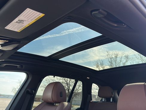 Used 2022 BMW X5 xDrive40i w/ Executive Package image 17