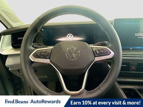 New 2025 Volkswagen Tiguan SE image 7