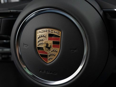 Used 2023 Porsche Macan image 24