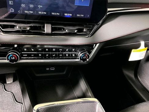 Used 2026 Chevrolet Equinox RS w/ Convenience Package III image 25