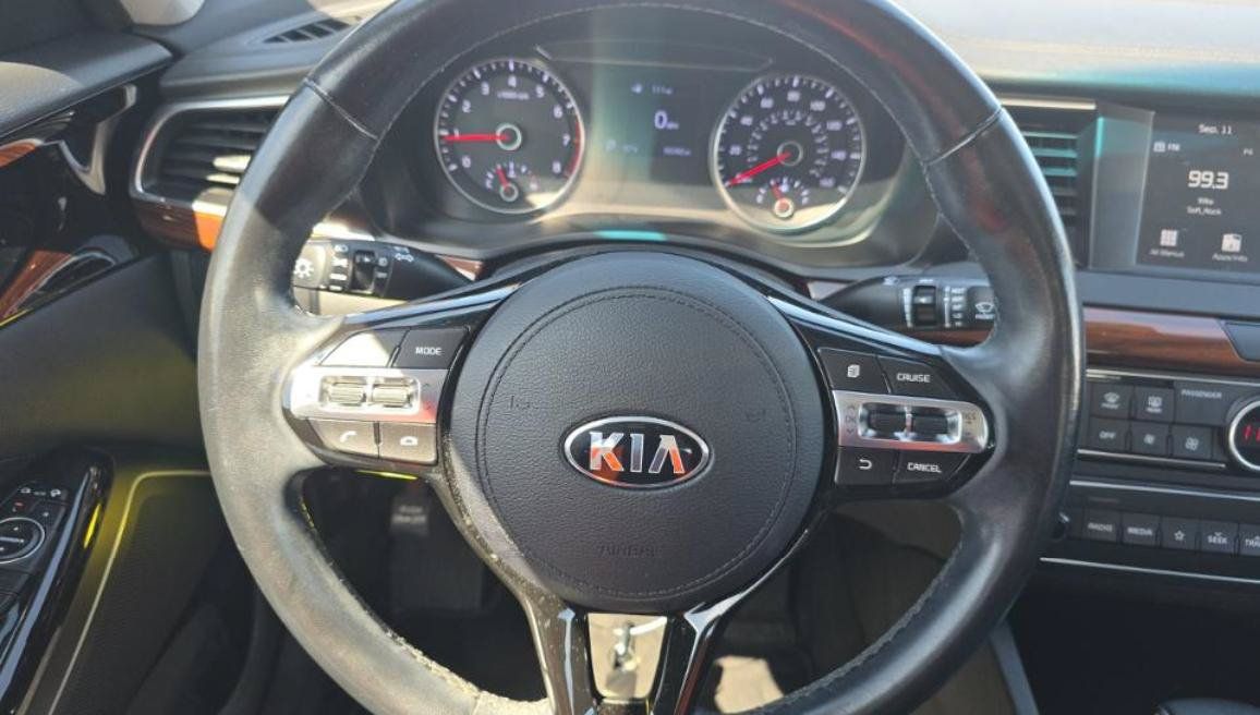 Used 2019 Kia Cadenza Premium FWD image 12