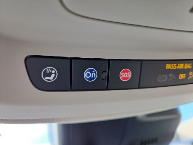 Used 2021 Buick Envision Avenir w/ Technology Package II AWD/4WD image 21