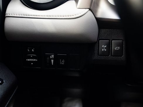 Used 2018 Toyota RAV4 XLE image 13