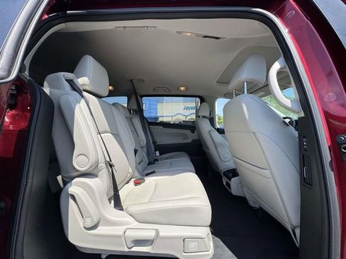 Certified 2026 Honda Odyssey EX-L image 8